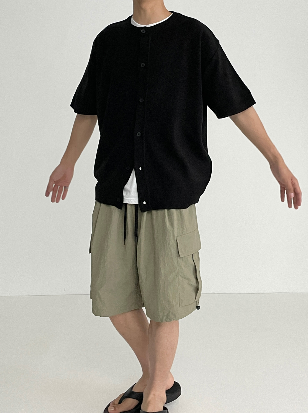 반팔 티셔츠 모델 착용 이미지-S1L49
