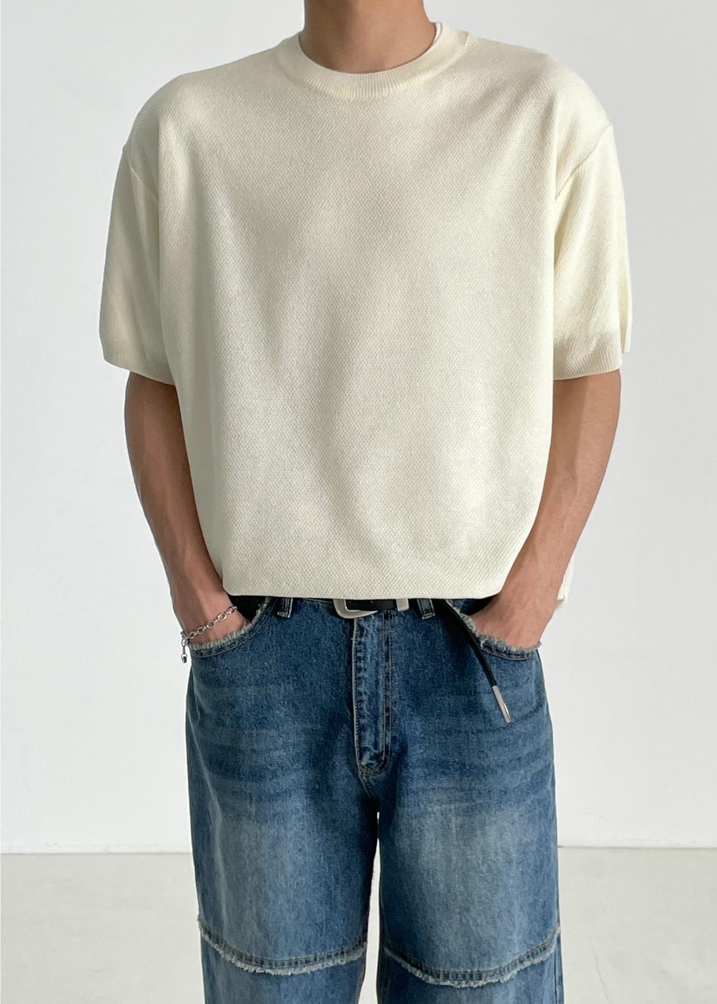 반팔 티셔츠 모델 착용 이미지-S1L175
