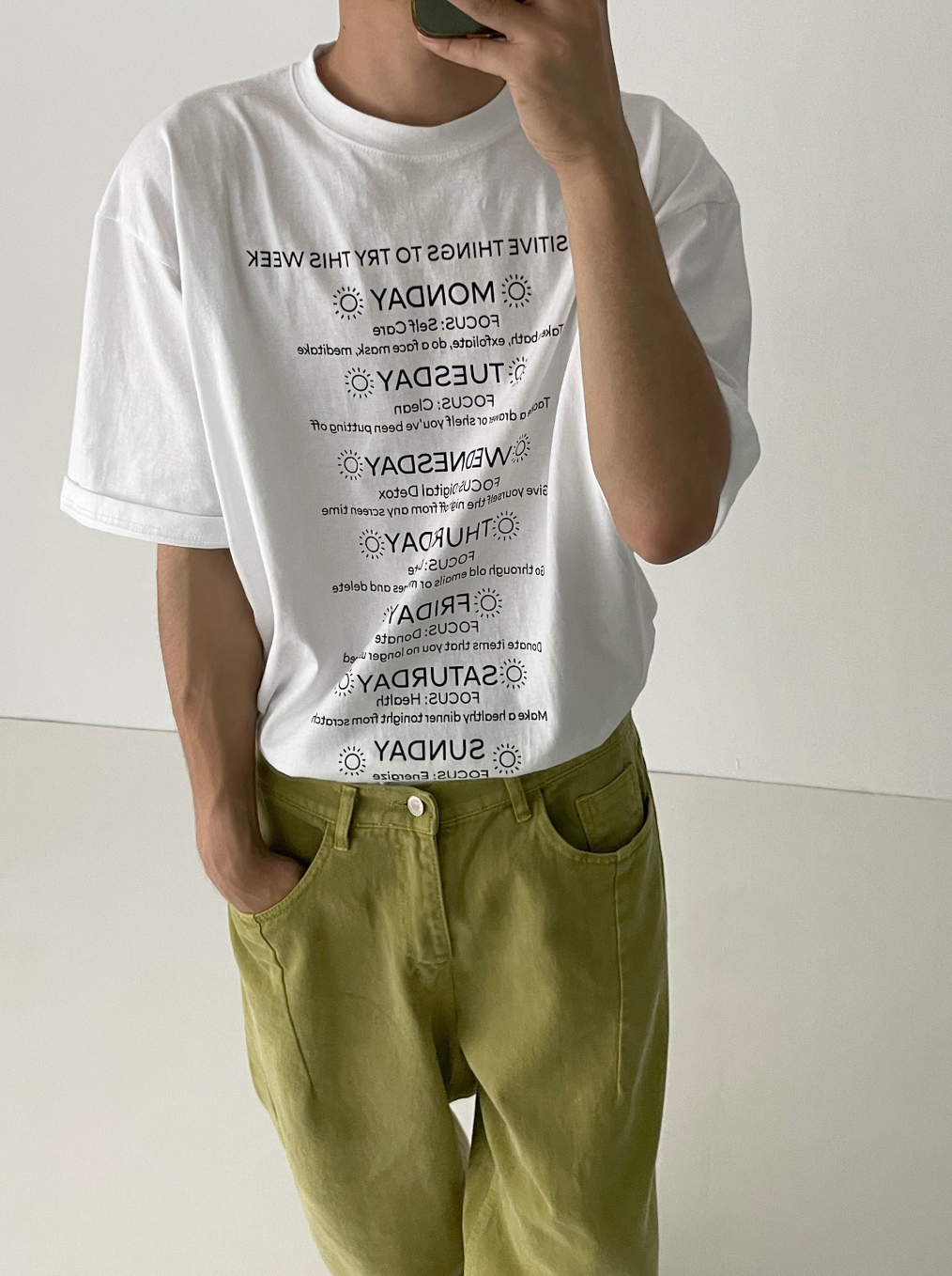 반팔 티셔츠 모델 착용 이미지-S1L20