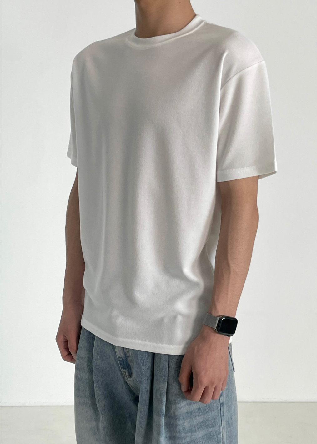 반팔 티셔츠 모델 착용 이미지-S1L163
