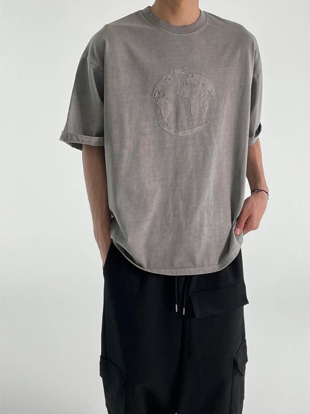 반팔 티셔츠 모델 착용 이미지-S1L43